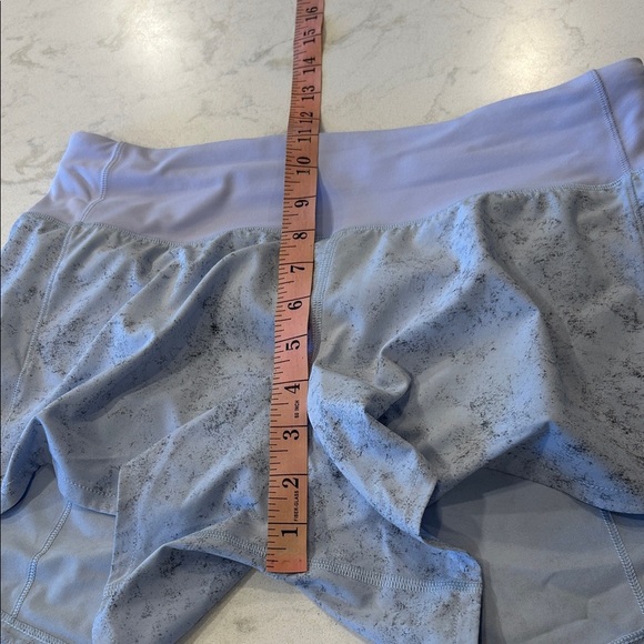 Lululemon Speed Up Mid Rise Short 4" Lined size 4 Gravel Dust Pastel Blue Purple - Picture 9 of 14
